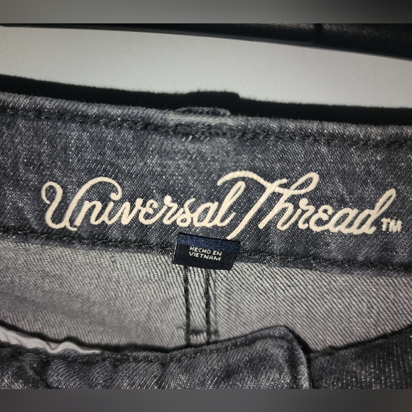 Universal Thread Jeans - Picture 3 of 6